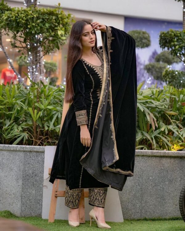 WhatsApp Image 2025-12-17 at 5.46.45 PM (1) SRK-5017